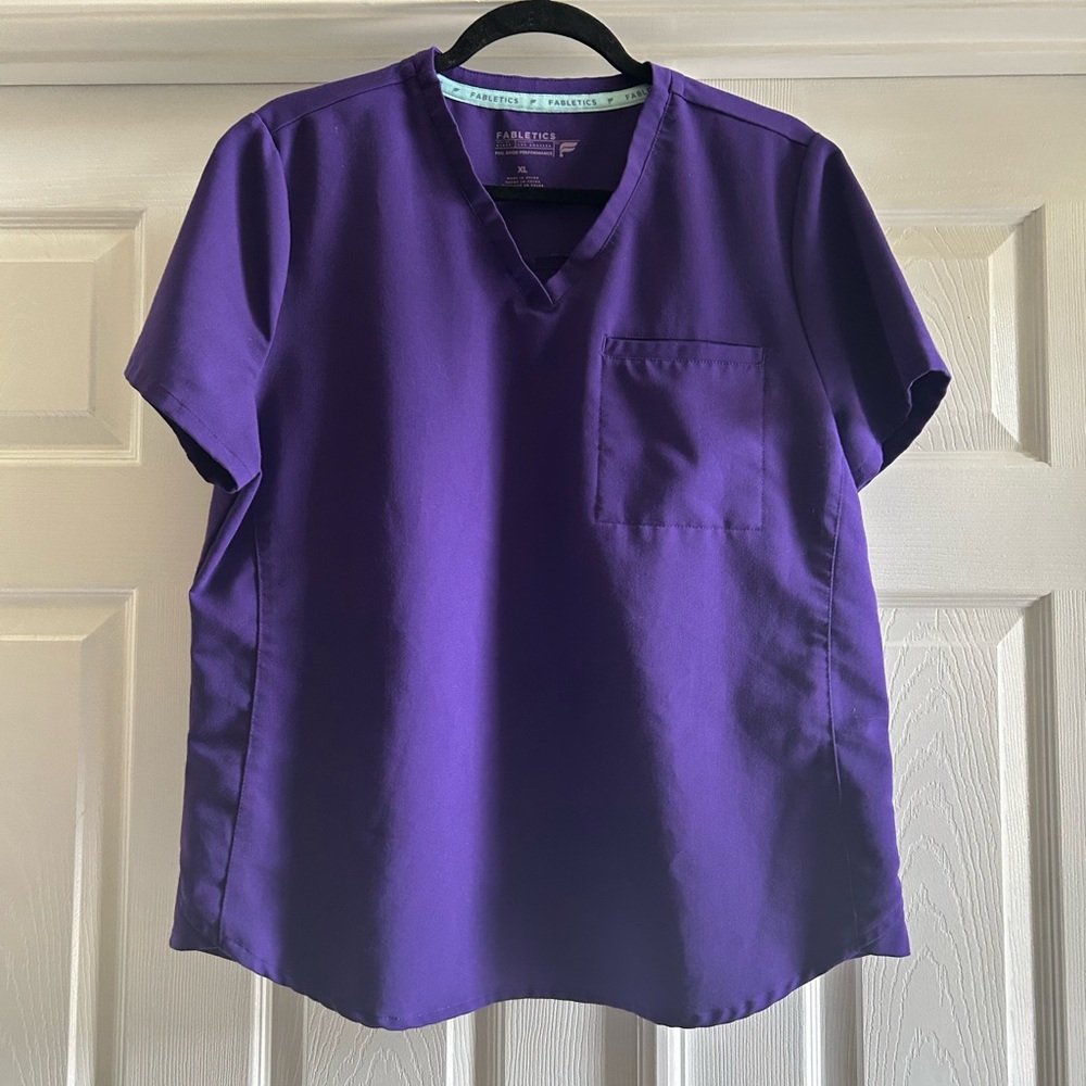 Fabletics Women's Purple Short Sleeve Scrub Top